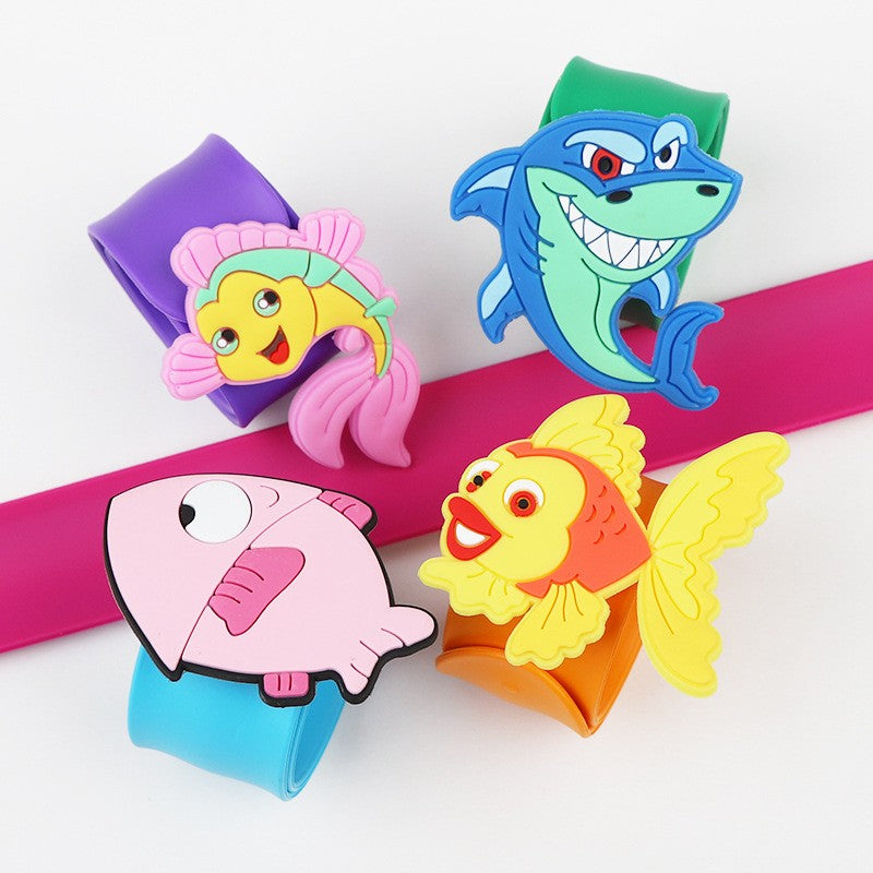 Cartoon marine creatures popping circle