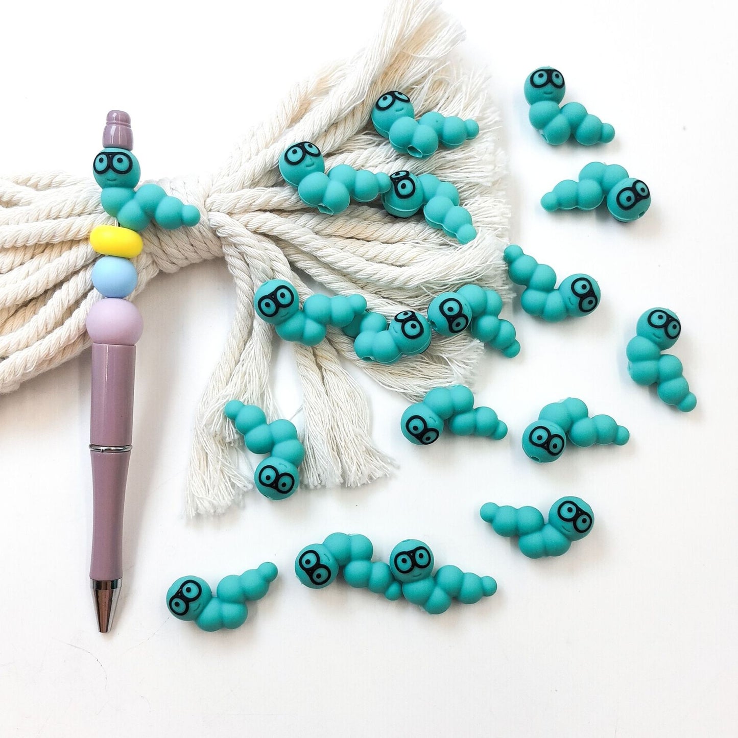 3D Cartoon focal Small green worm