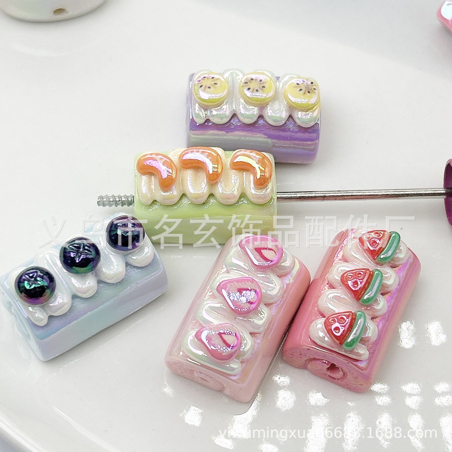 Cute cartoon vertical hole acrylic beads