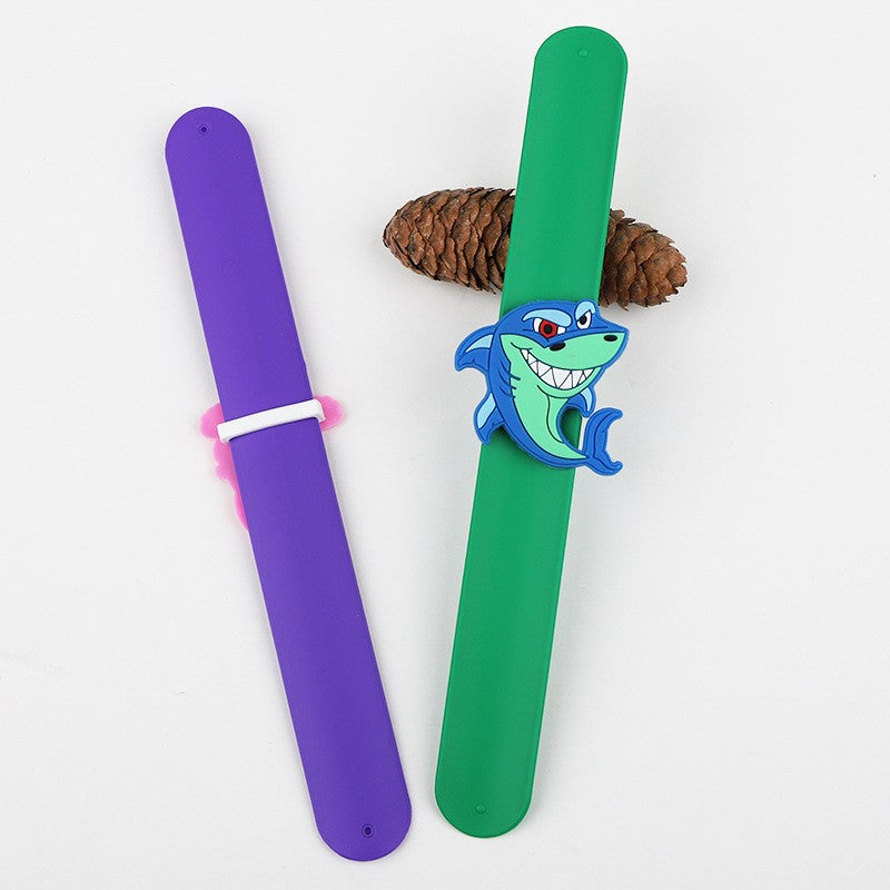 Cartoon marine creatures popping circle
